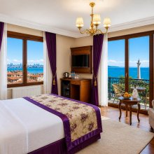 deluxe_balcony_1195.jpg